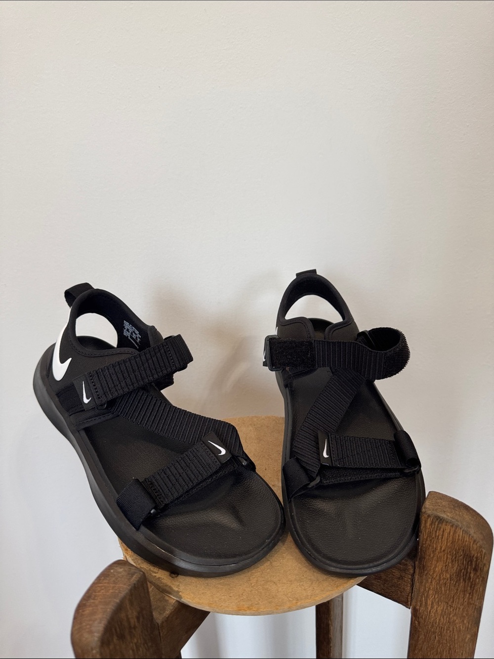 Nike women’s  Black and White Adjustable Strap Sandals